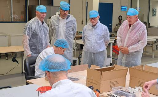 Ton Peeters met wethouders Jean-Paul Kompier, Jef Kleijnen en Frans Derksen bij Beschut 2.0