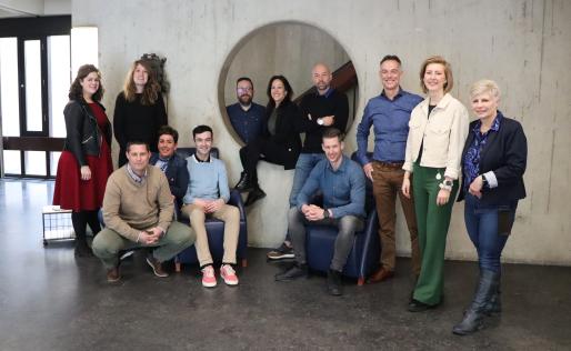Op de foto v.l.n.r.: Veronie ten Berge, Mieke Greven, Maikel Heijing, Daisy Smeets, Mel Handels, Sjorsj Amkreutz, Myrna Terken, Rutger Ghijsen, Davey Goverde, Stefan Kleintjens, Myrna Consten-Jegers, Meriam Weiss