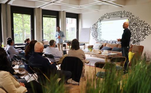Plenaire sessie met presentatie Buddy Terugkomdag