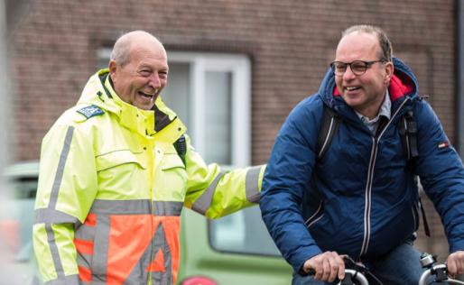 Verkeersregelaars van intergarde op straat