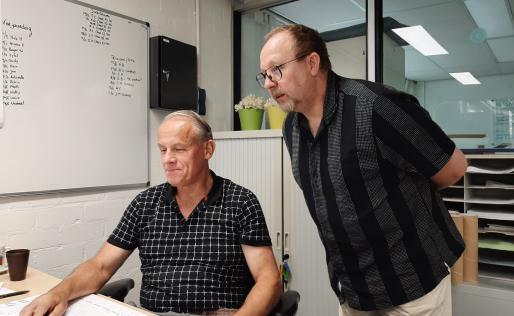 Menne Velraeds en Marc Lansbergen op de werkvloer