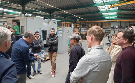 Kandidaten van de techniek X-perience nemen kijkje op werkvloer van Steinbusch