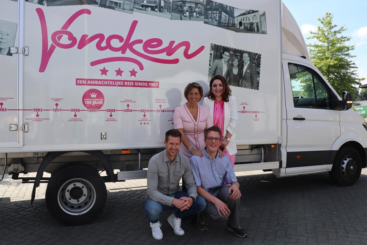 Piroschka Voncken, Asiya Duran, Davey Goverde en medewerker Leon