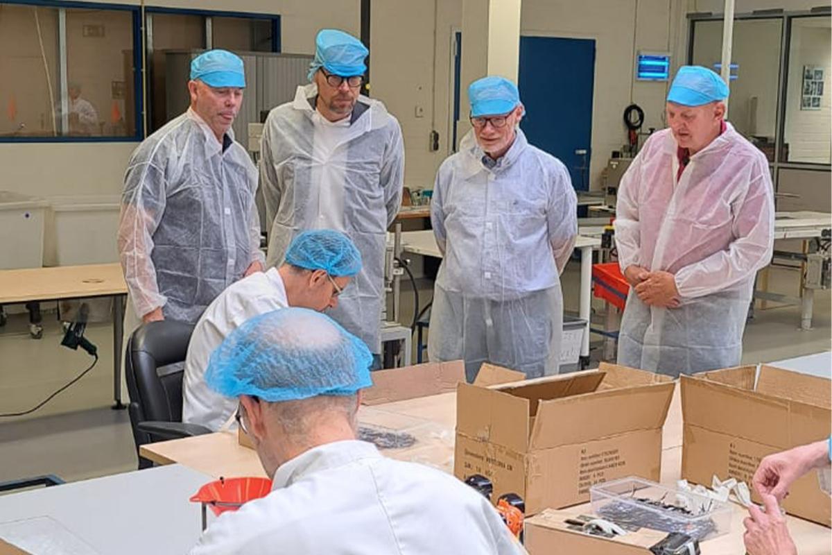 Ton Peeters met wethouders Jean-Paul Kompier, Jef Kleijnen en Frans Derksen bij Beschut 2.0