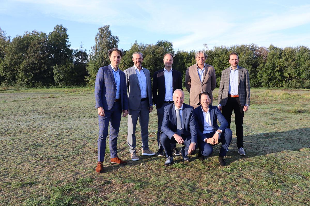 Op de foto vlnr: Luc Meijs (WSP Parkstad), Stefan Seuntjes (WDP), Ludo Widdershoven (Widdershoven Architecten), Fred Dijk (WSP Parkstad), Hessel Meijer (Wyckerveste), Frank Meijer (Wyckerveste), Martin de Beer (WSP Parkstad)