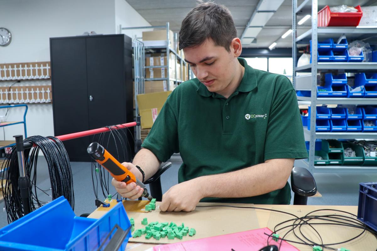 Jesper aan het werk bij DCpower4C