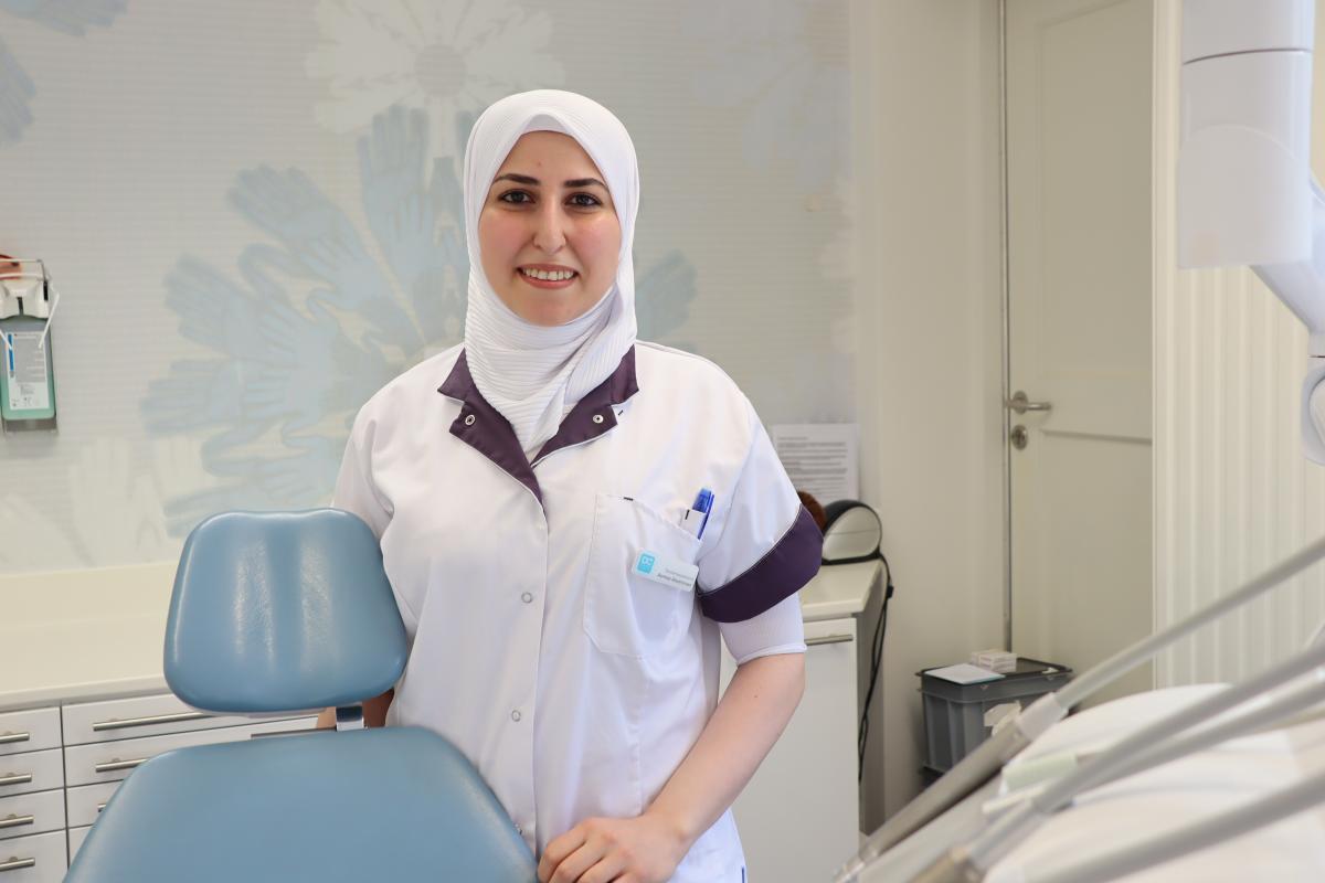 Asmaa bij Dental Clinics